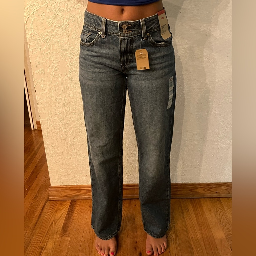 Brand new Levi’s Superlow loose fit straight leg jeans. 26x32